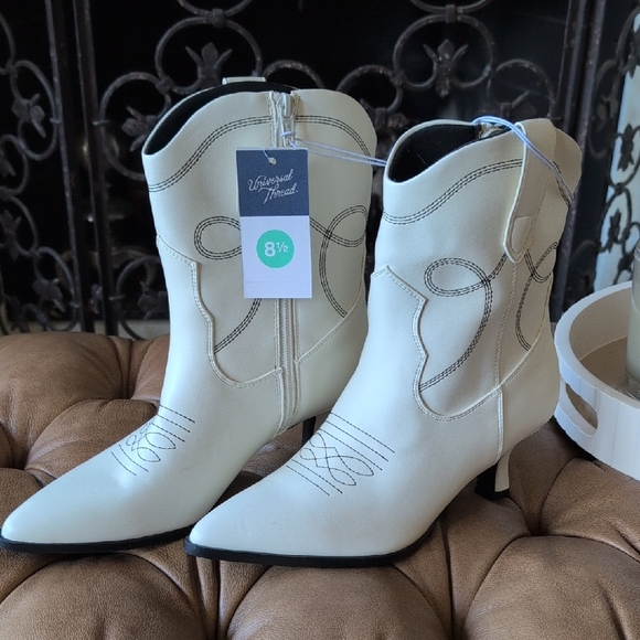 Universal Thread Shoes - Universal Thread Women's Ivory Heeled Jenson Western Boots